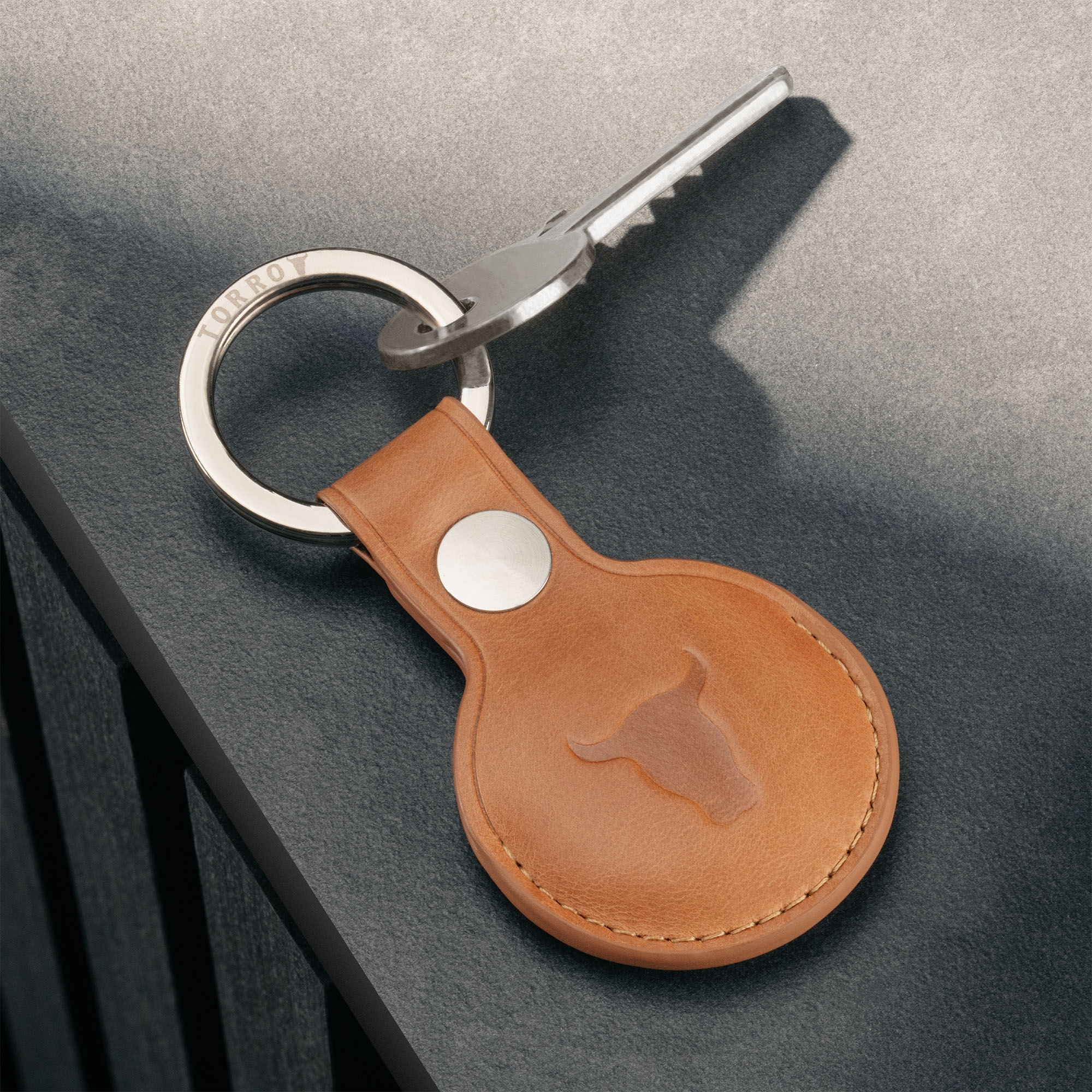 AirTag Leder-Schlüsselring / Schlüsselanhänger (mit Gebürstetem Metallring) - Image 14