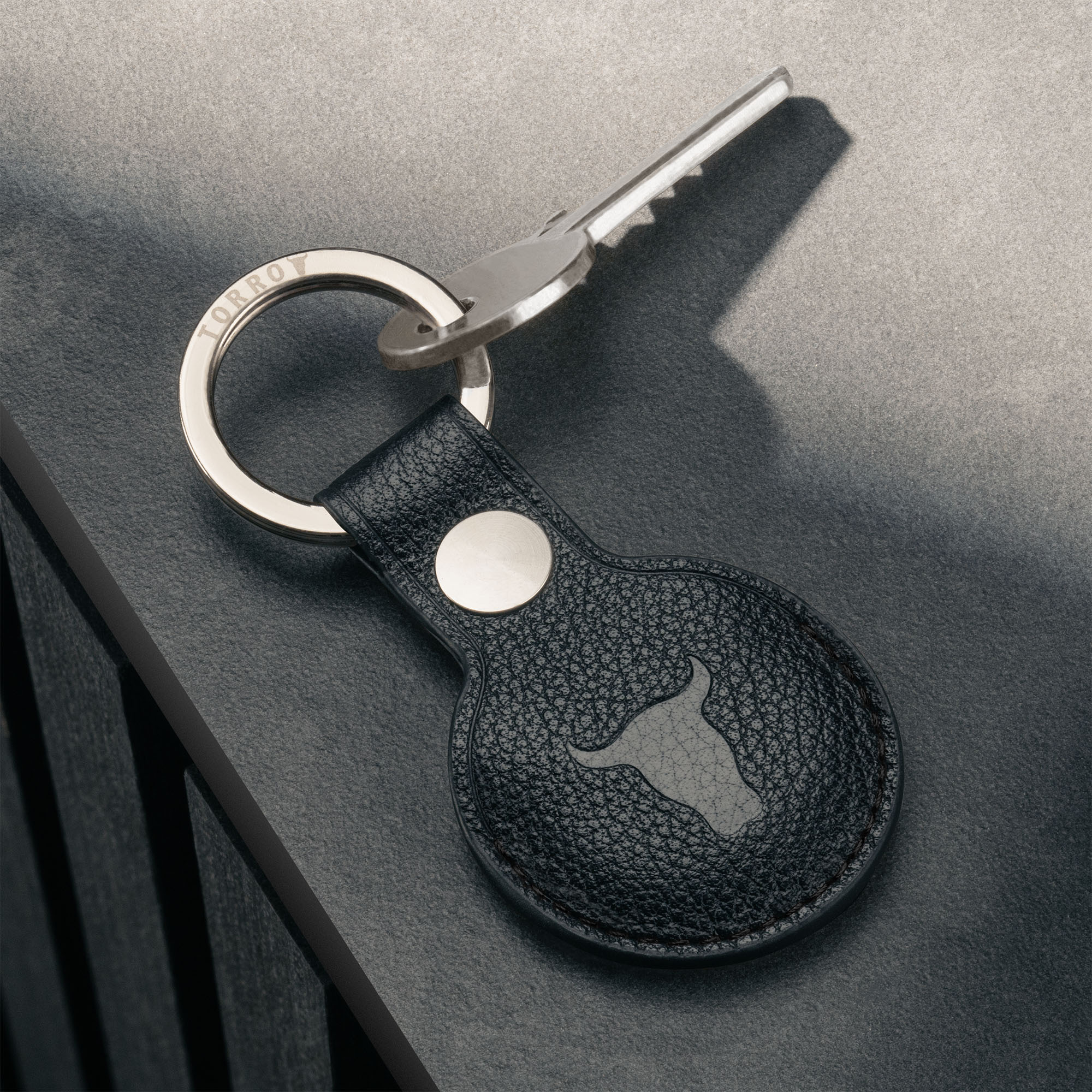 AirTag Leder-Schlüsselring / Schlüsselanhänger (mit Gebürstetem Metallring) - Image 26