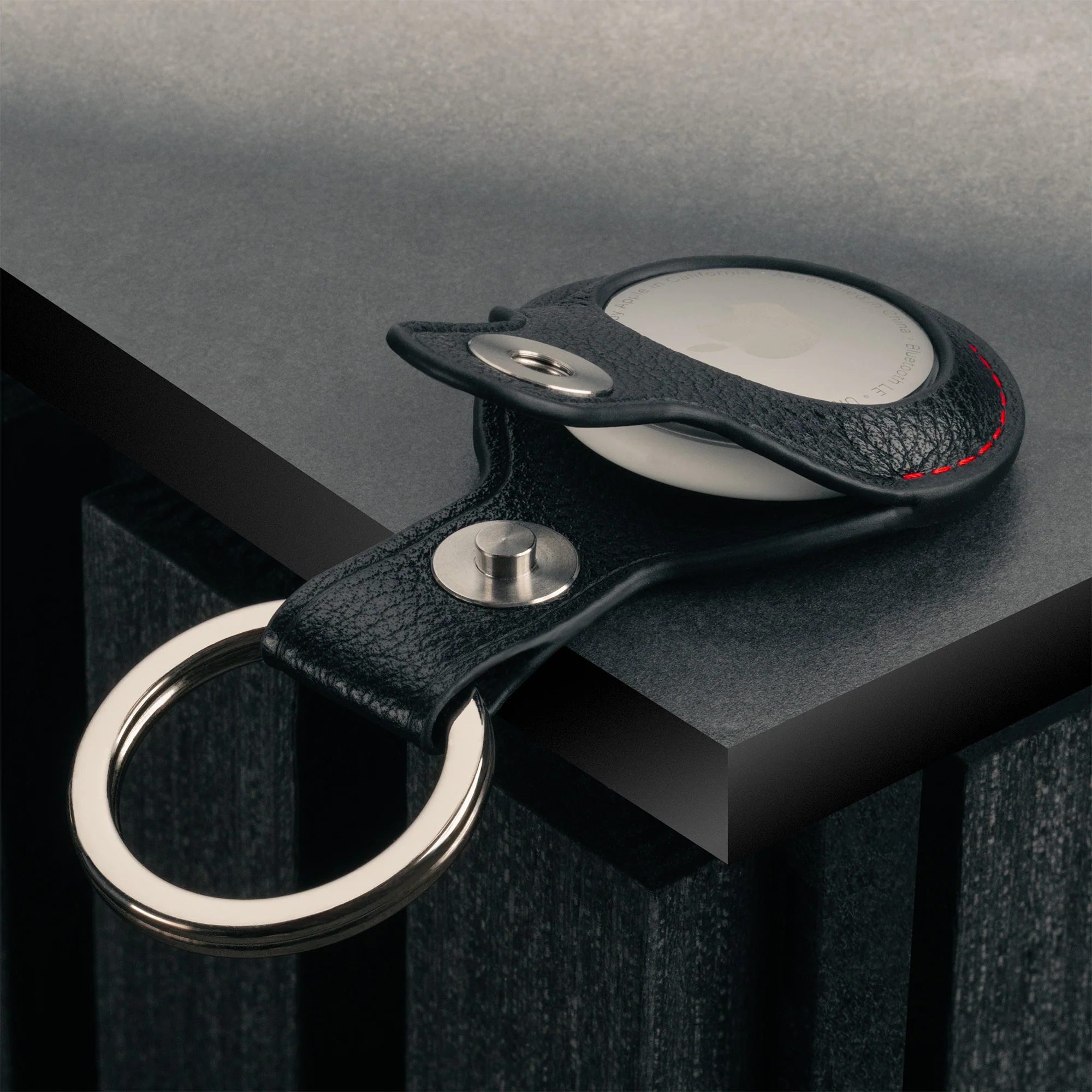 AirTag Leder-Schlüsselring / Schlüsselanhänger (mit Gebürstetem Metallring) - Image 9