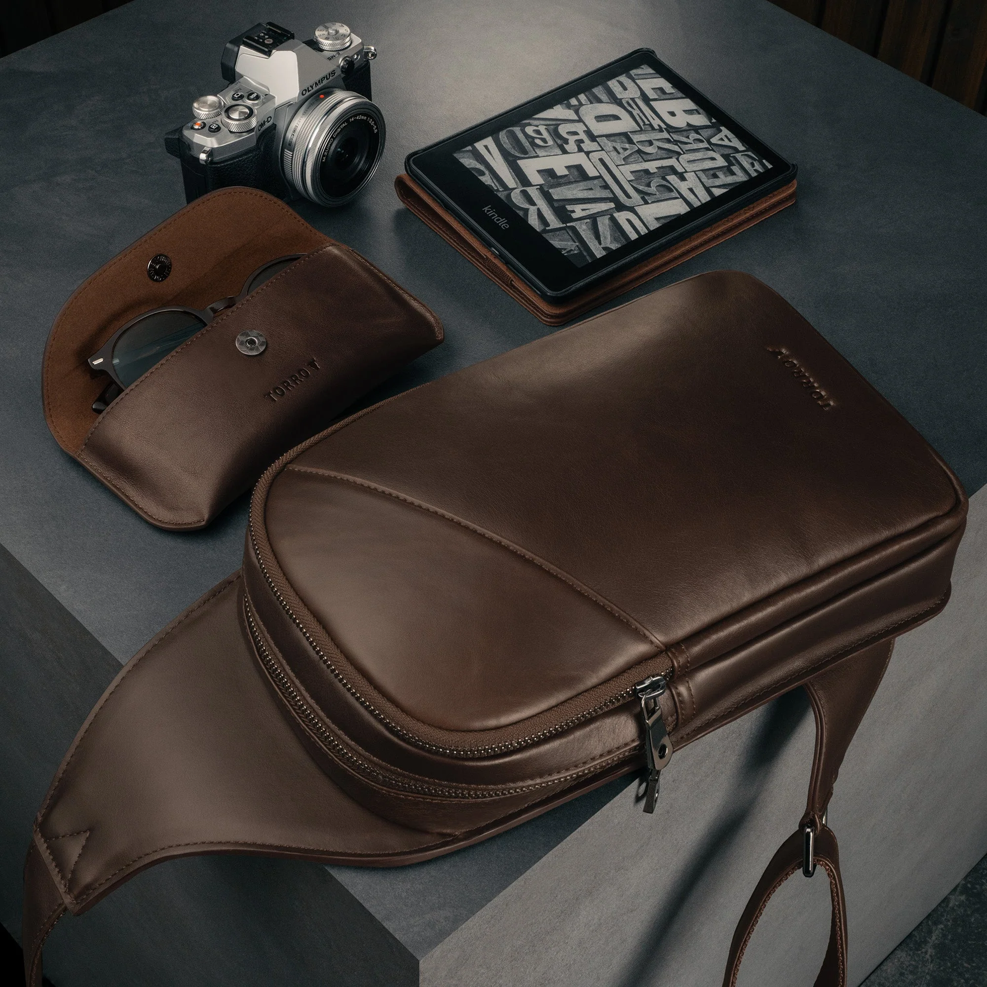 Crossbody Slingtasche aus Leder - Image 11