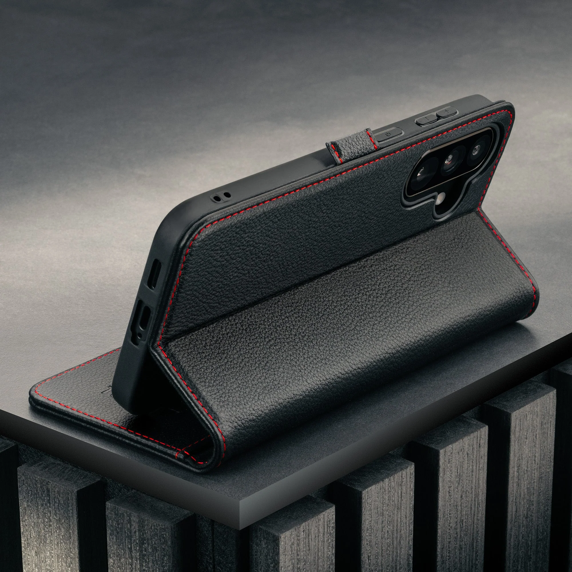 Galaxy A57 Lederhülle (mit Standfunktion) - Image 2
