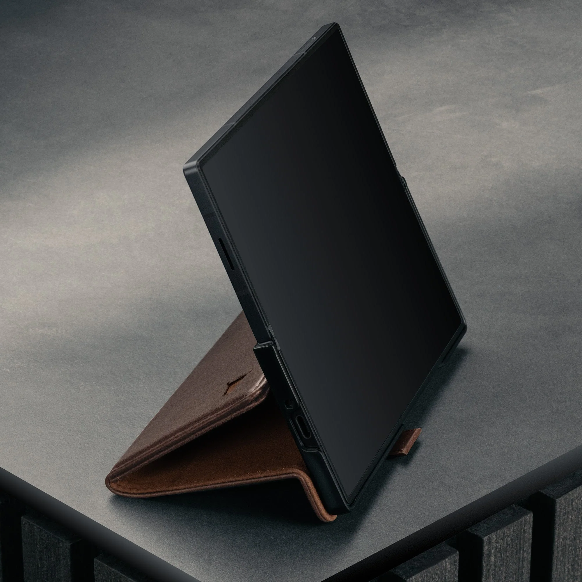 Galaxy Z Fold7 Lederhülle - Image 9