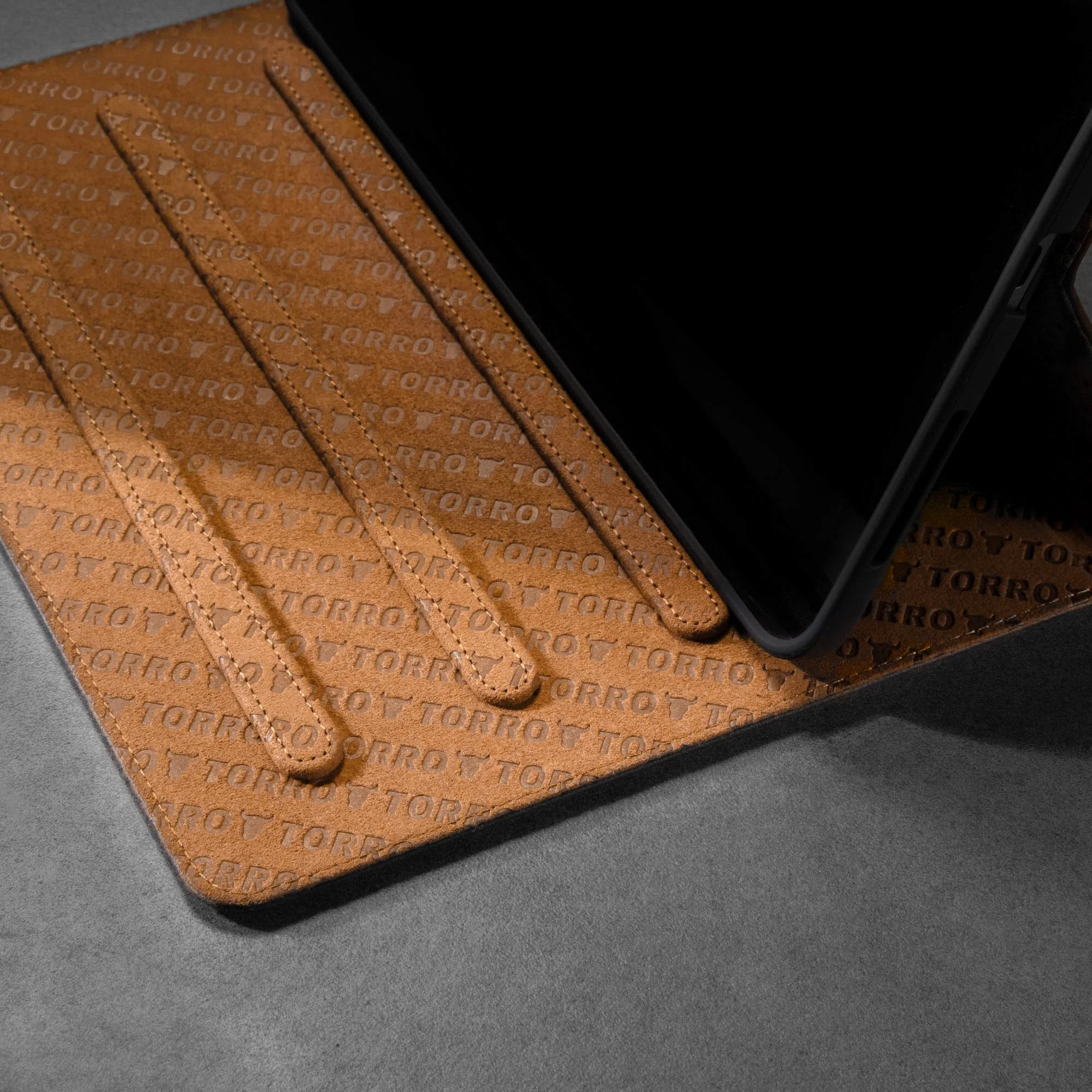 iPad Air 11" (M2/M3/M4) / 10.9" Lederhülle (5./4. Gen) - Image 11