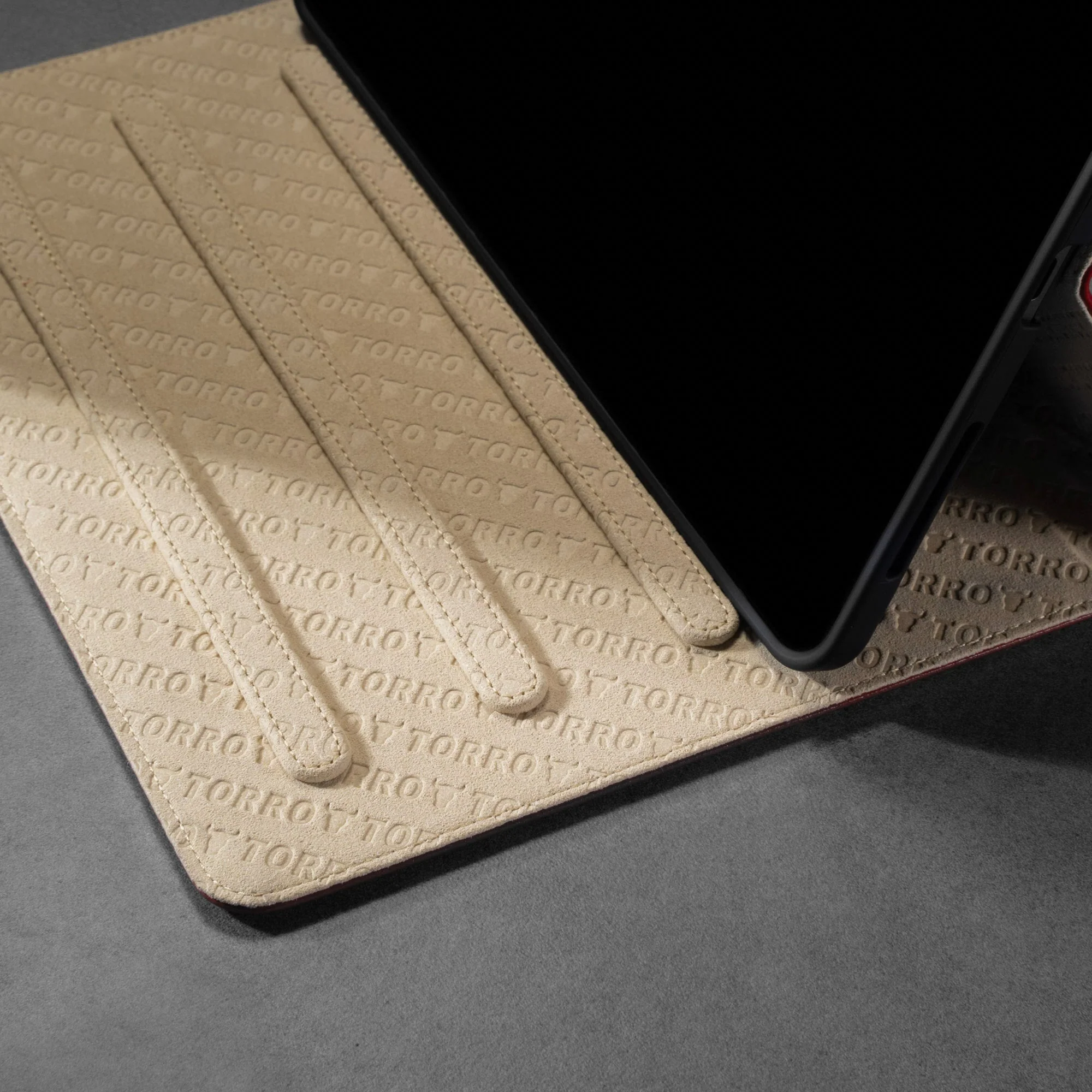 iPad Air 11" (M2/M3/M4) / 10.9" Lederhülle (5./4. Gen) - Image 19