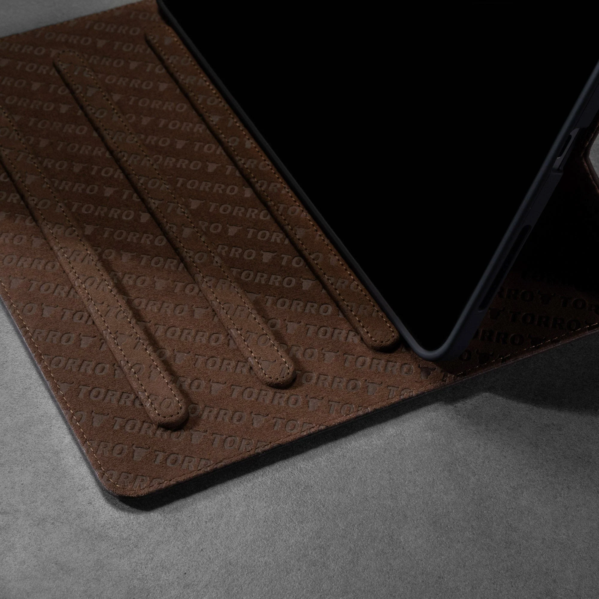 iPad Pro 12.9" Lederhülle (6., 5. & 4. Gen) - Image 8