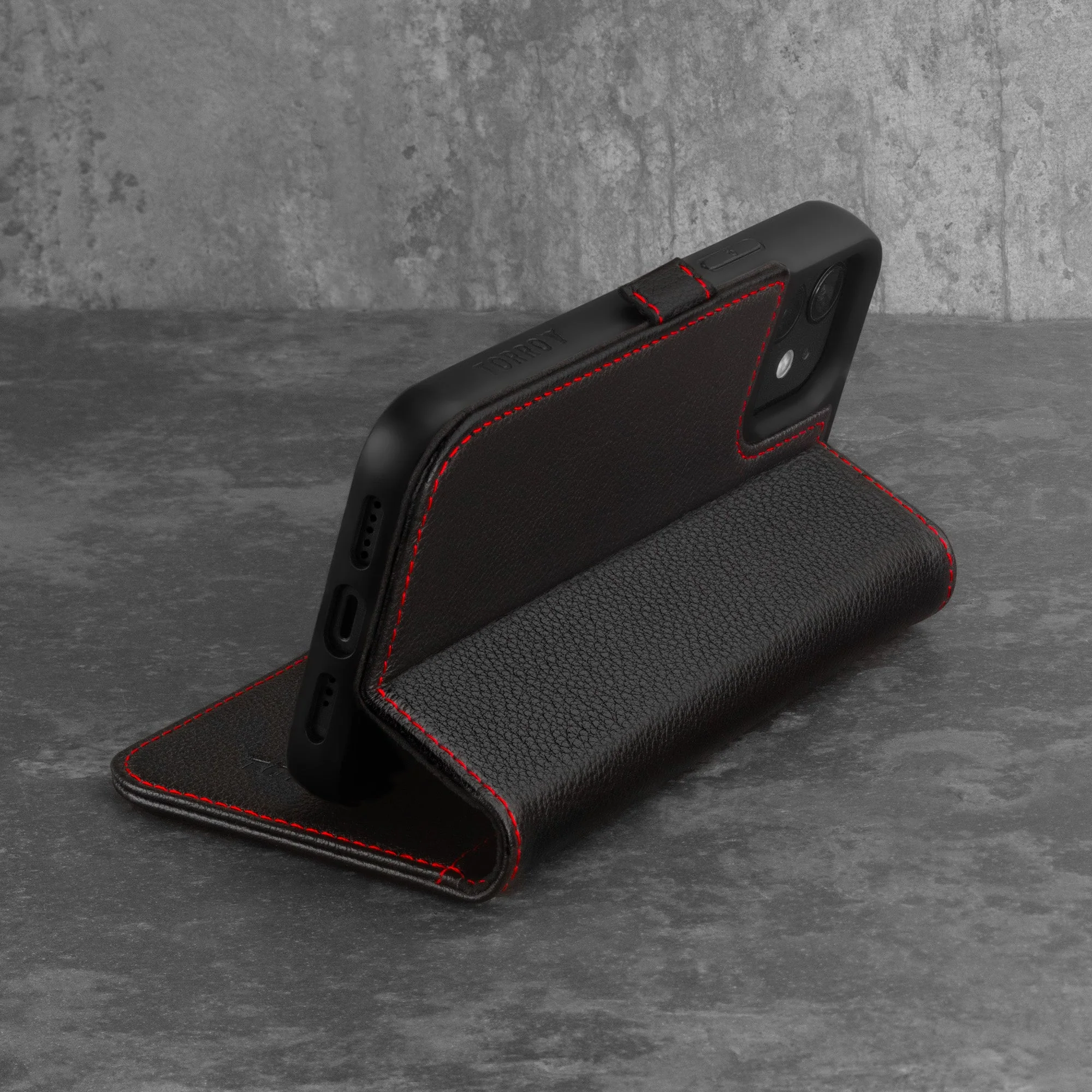 iPhone 12 Mini Lederhülle (mit Standfunktion) - Image 4