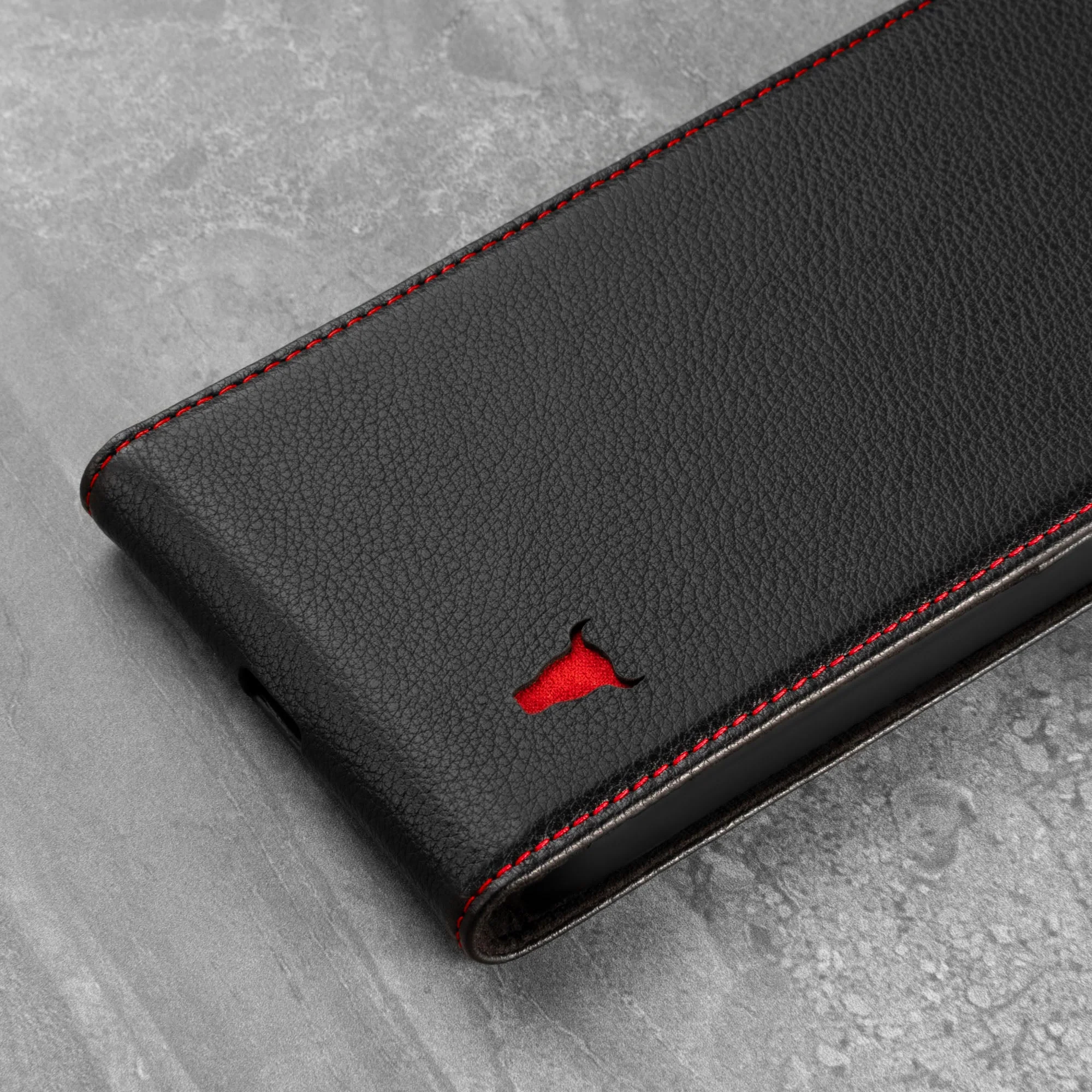 iPhone 13 Leder Flip Hülle (mit MagSafe-Aufladung) - Image 5