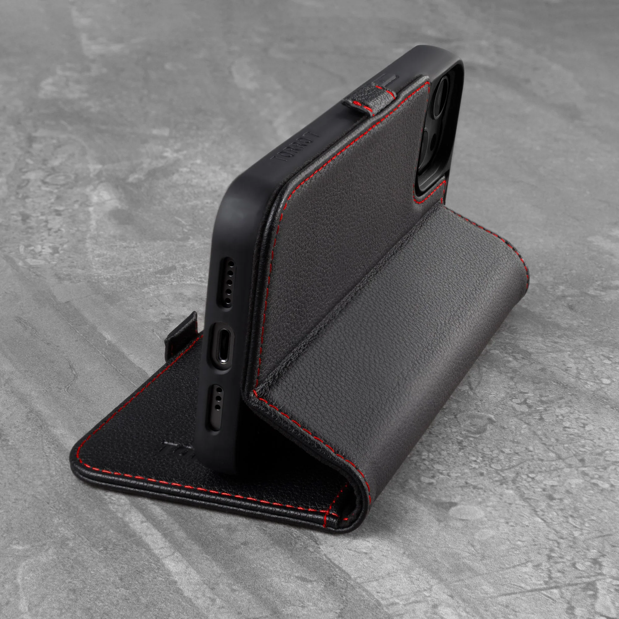iPhone 13 Mini Lederhülle (mit Standfunktion) - Image 3
