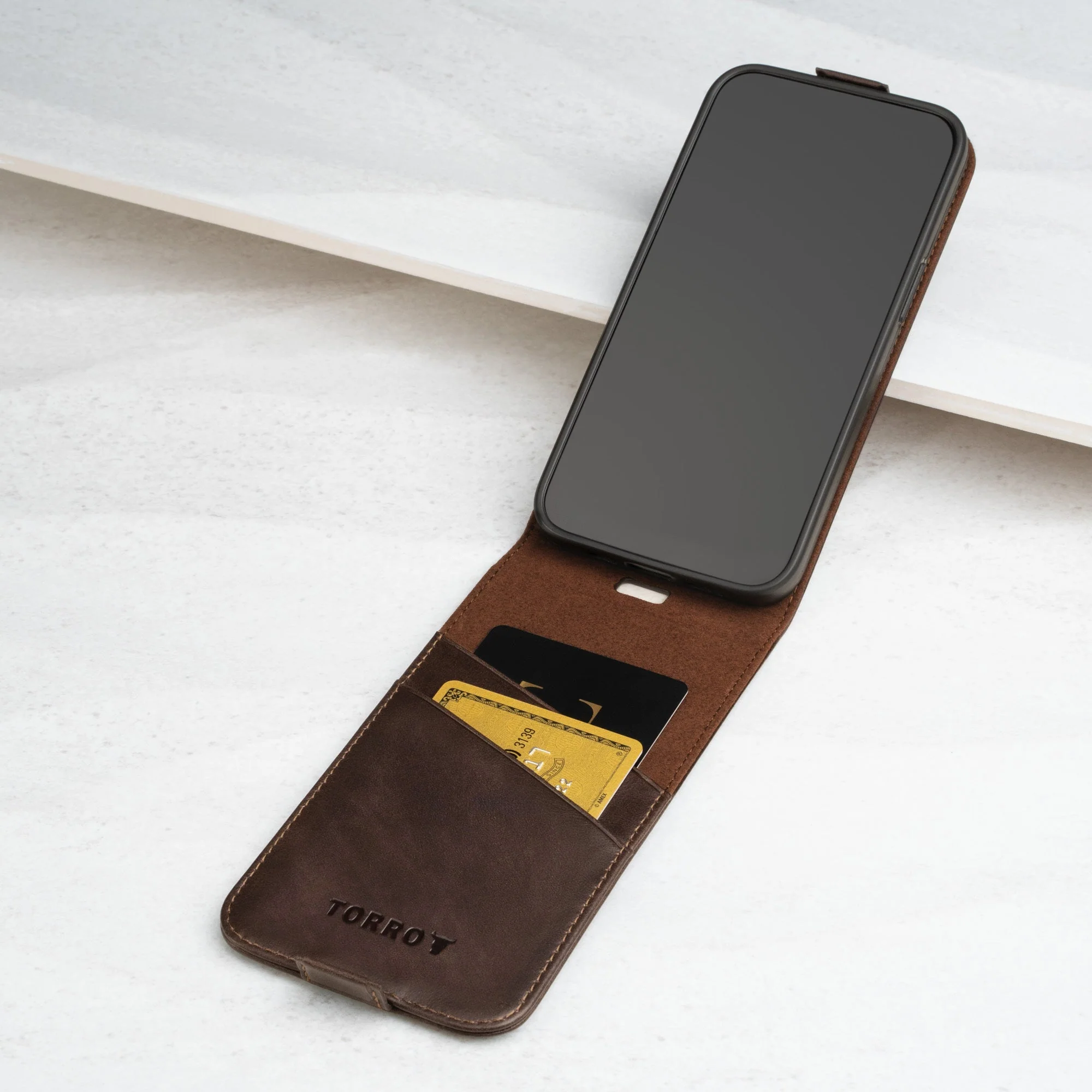 iPhone 14 Leder Flip Hülle (mit MagSafe-Aufladung) - Image 7