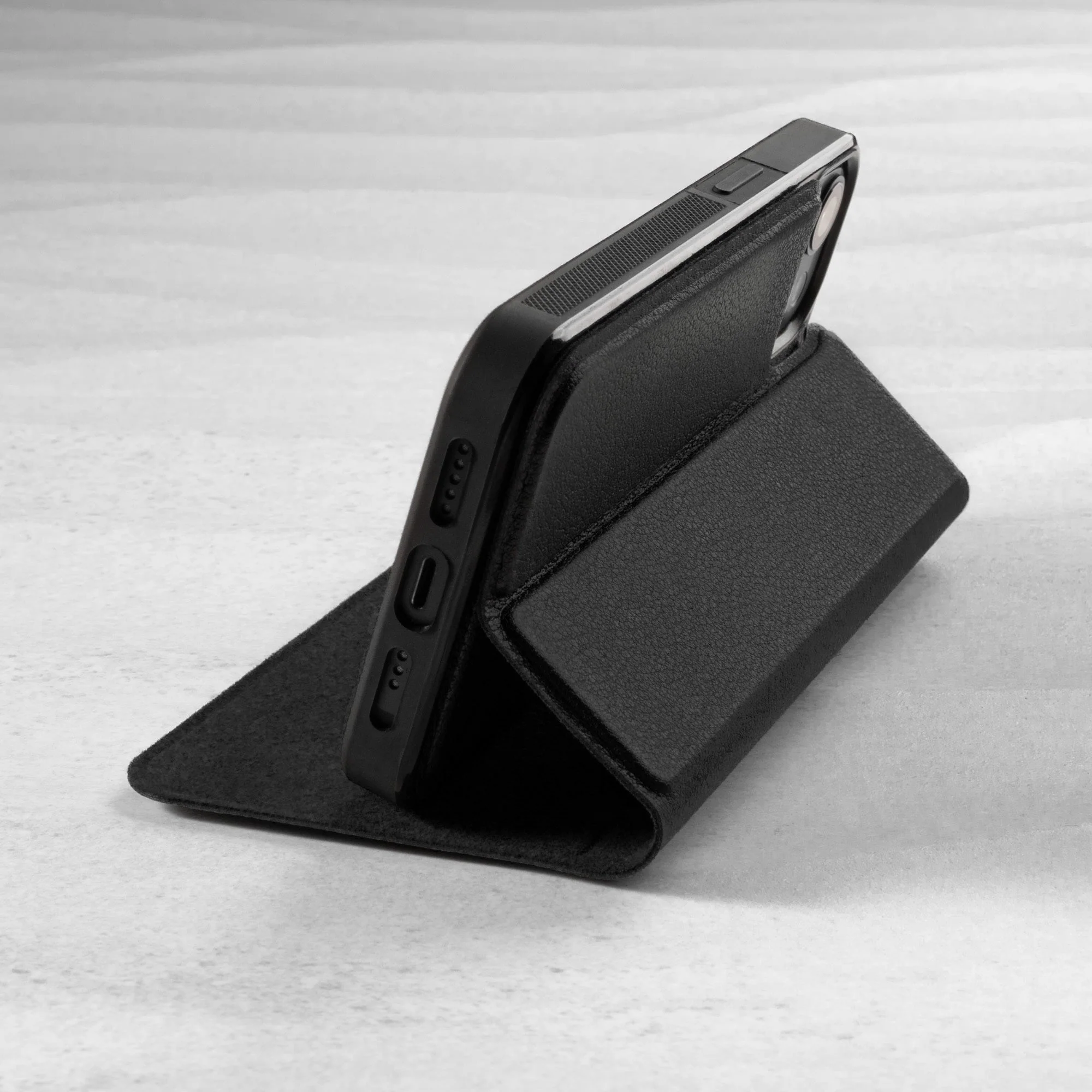 iPhone 14 Pro Leder Bumper Hülle mit abnehmbarem Folio (MagSafe-Aufladung) - Image 4
