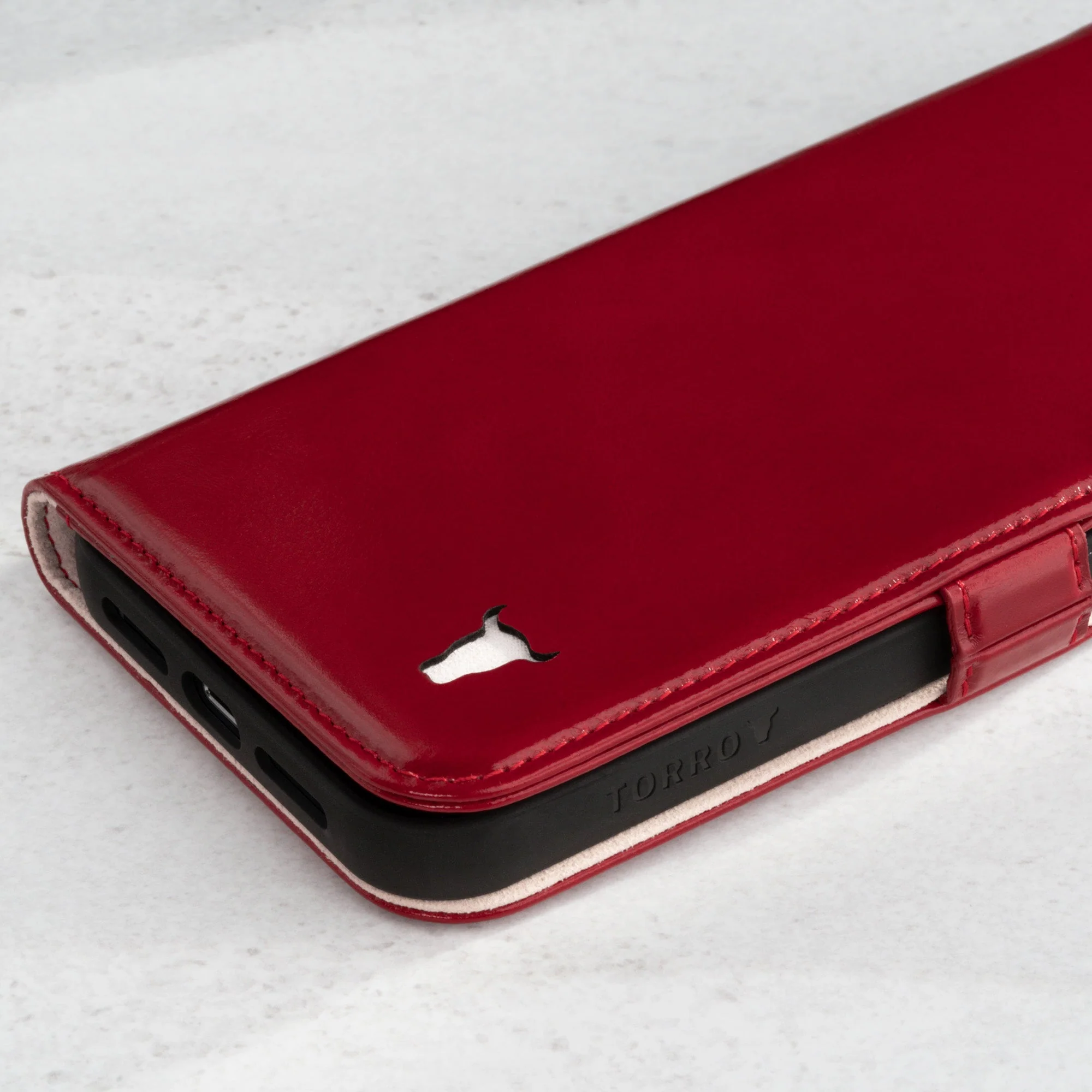 iPhone 14 Pro Max Lederhülle (mit Standfunktion) - Image 16