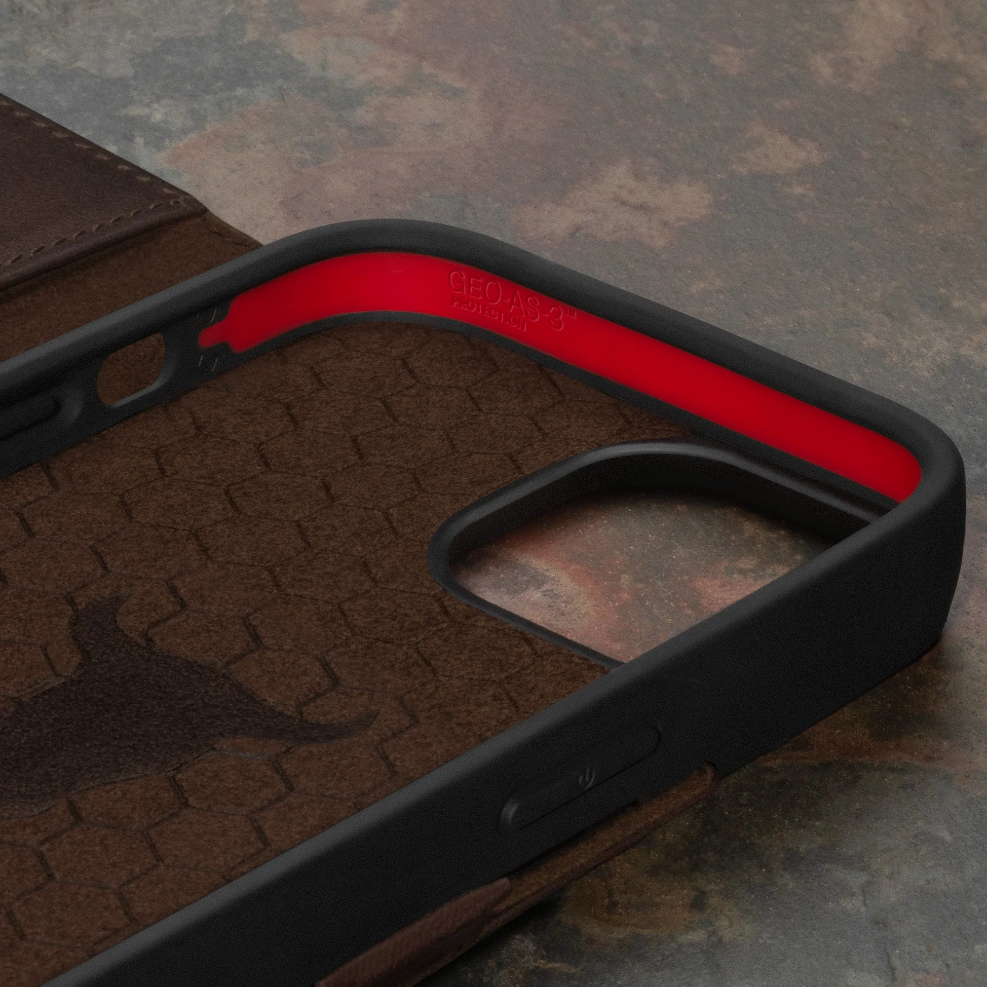 iPhone 15 Plus Lederhülle (mit Standfunktion) - Image 11
