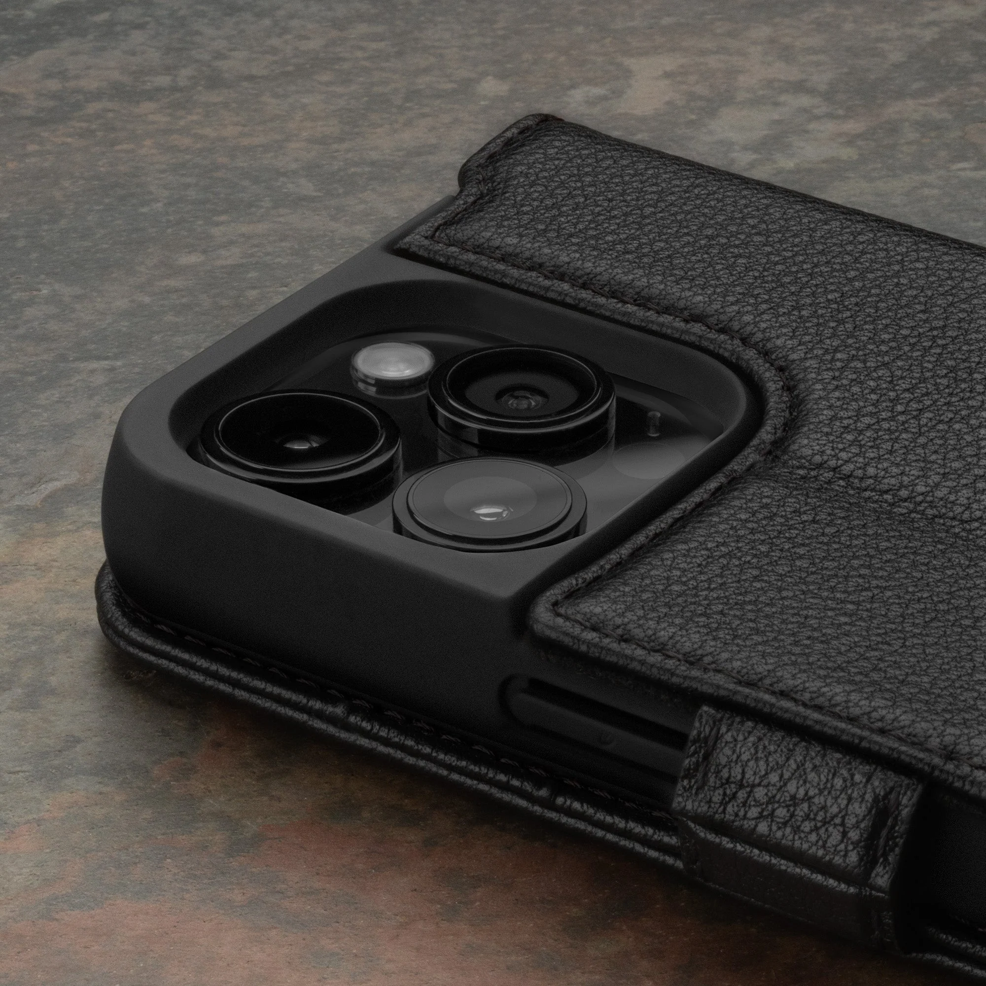 iPhone 15 Pro Max Lederhülle - Image 33