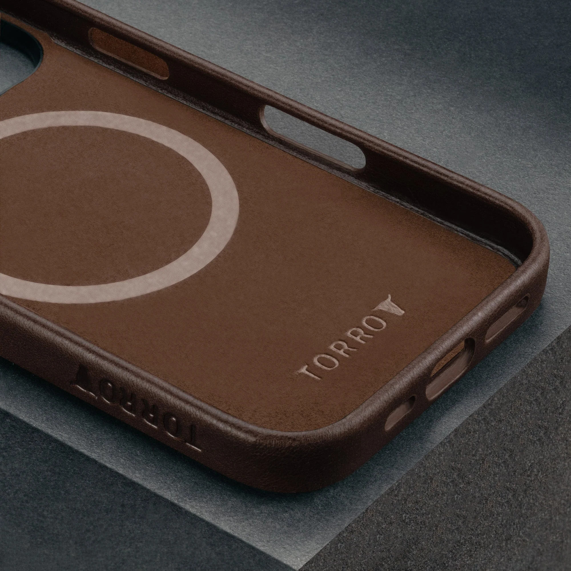 iPhone 16 Schlank Leder Bumper Hülle - Image 10