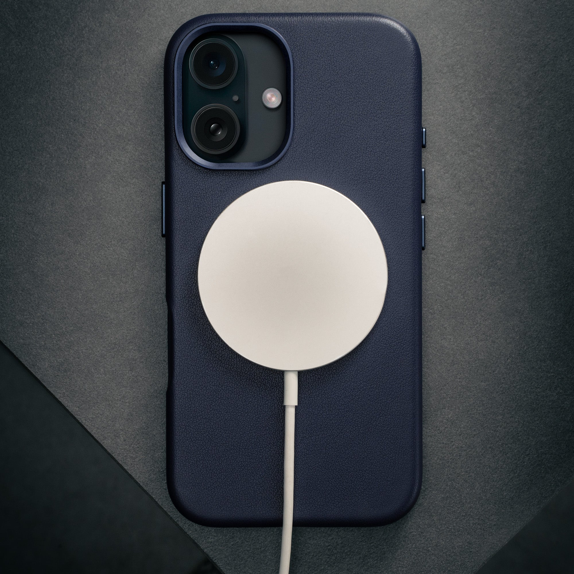 iPhone 16 Schlank Leder Bumper Hülle - Image 12