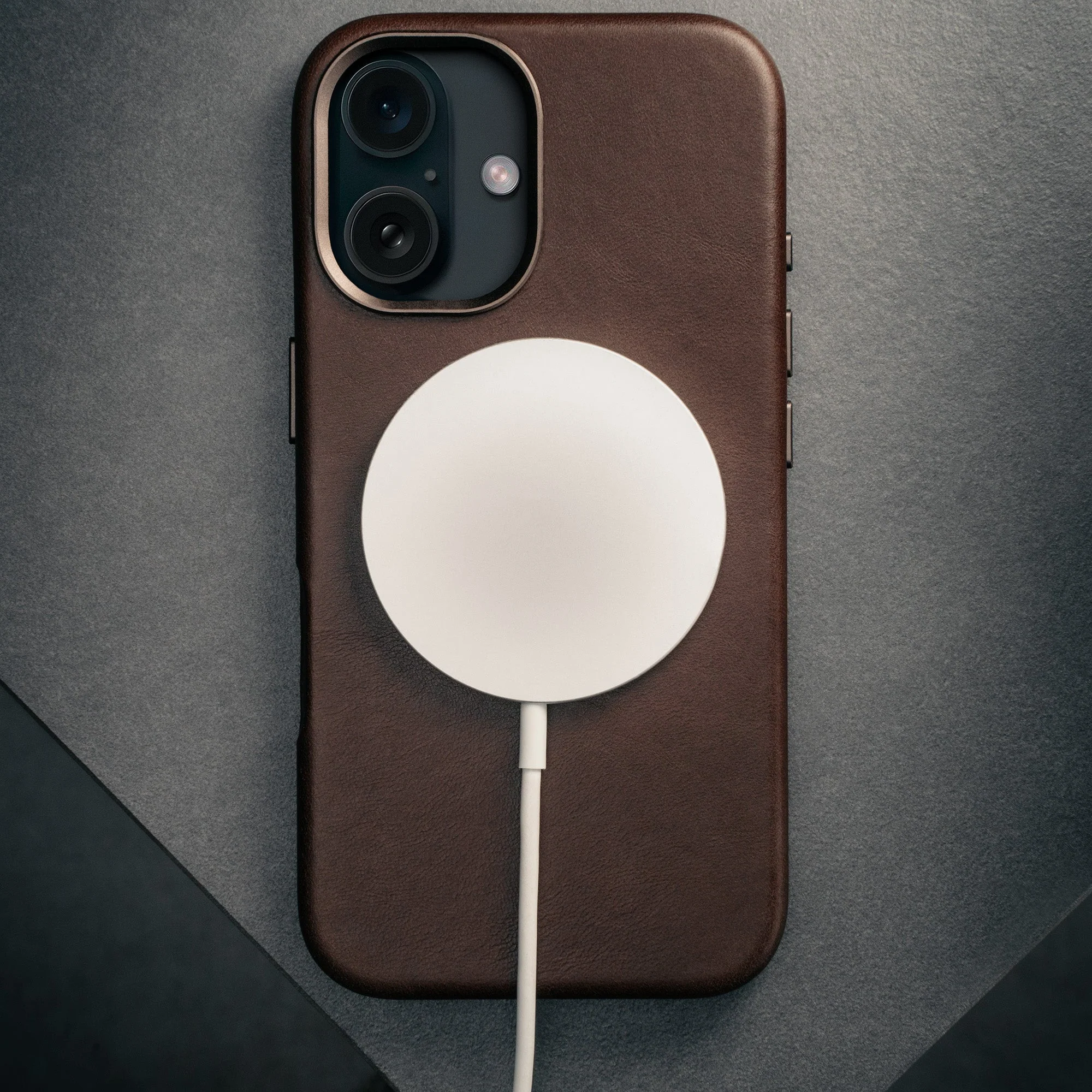 iPhone 16 Schlank Leder Bumper Hülle - Image 8