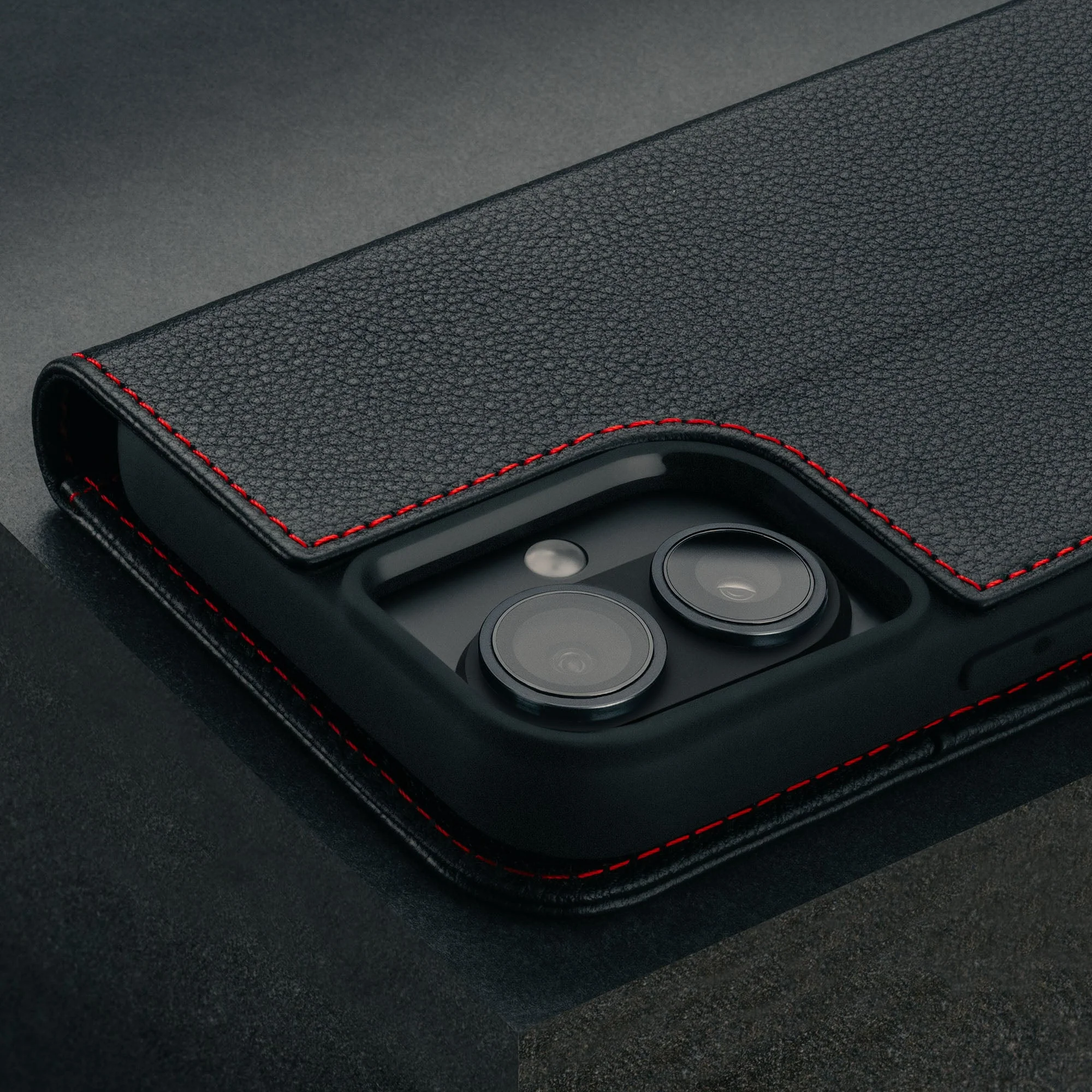 iPhone 16 Plus Lederhülle (mit Standfunktion und MagSafe Laden) - Image 5