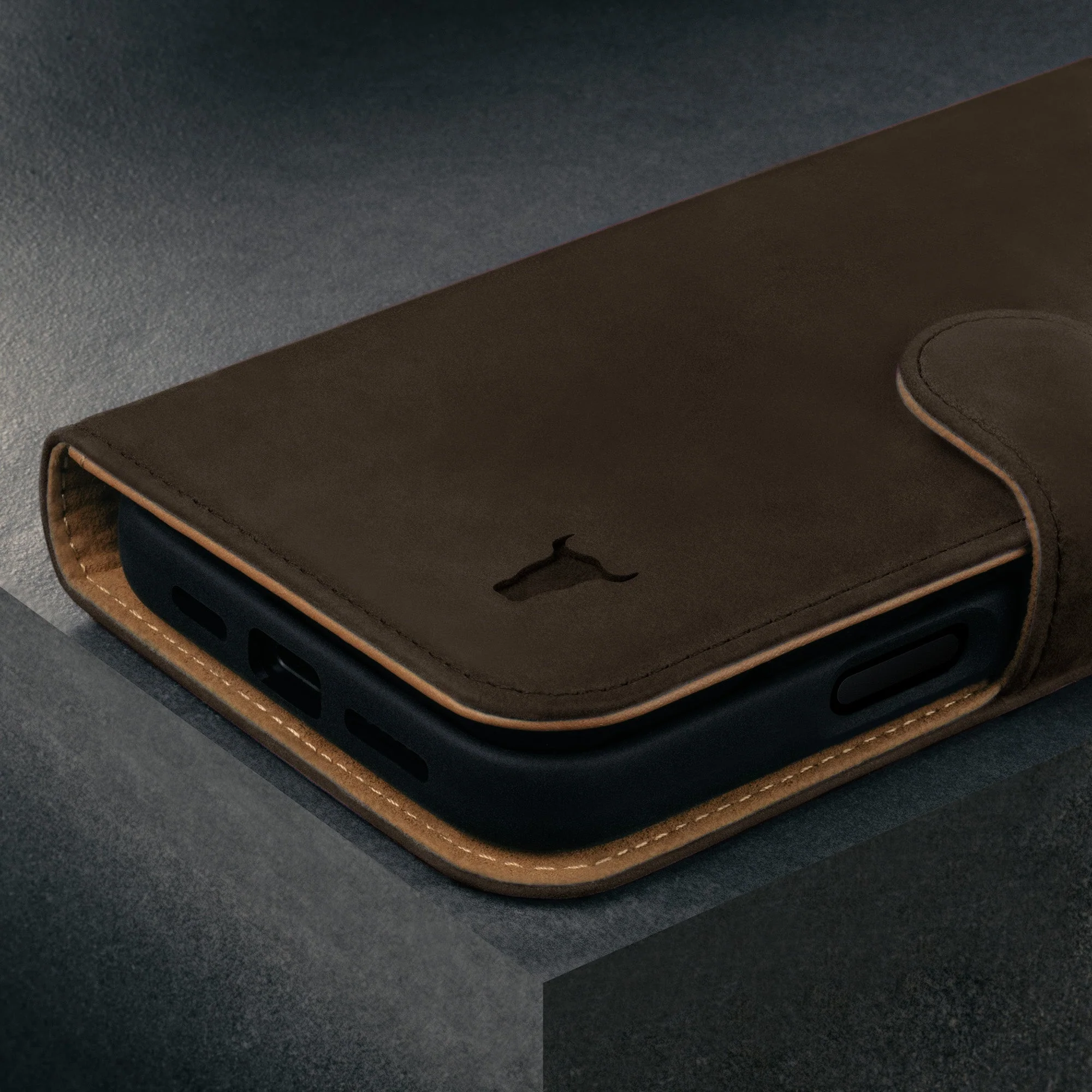 iPhone 16 Pro Lederhülle (mit abnehmbarer Hülle und MagSafe-kompatibel) - Image 13