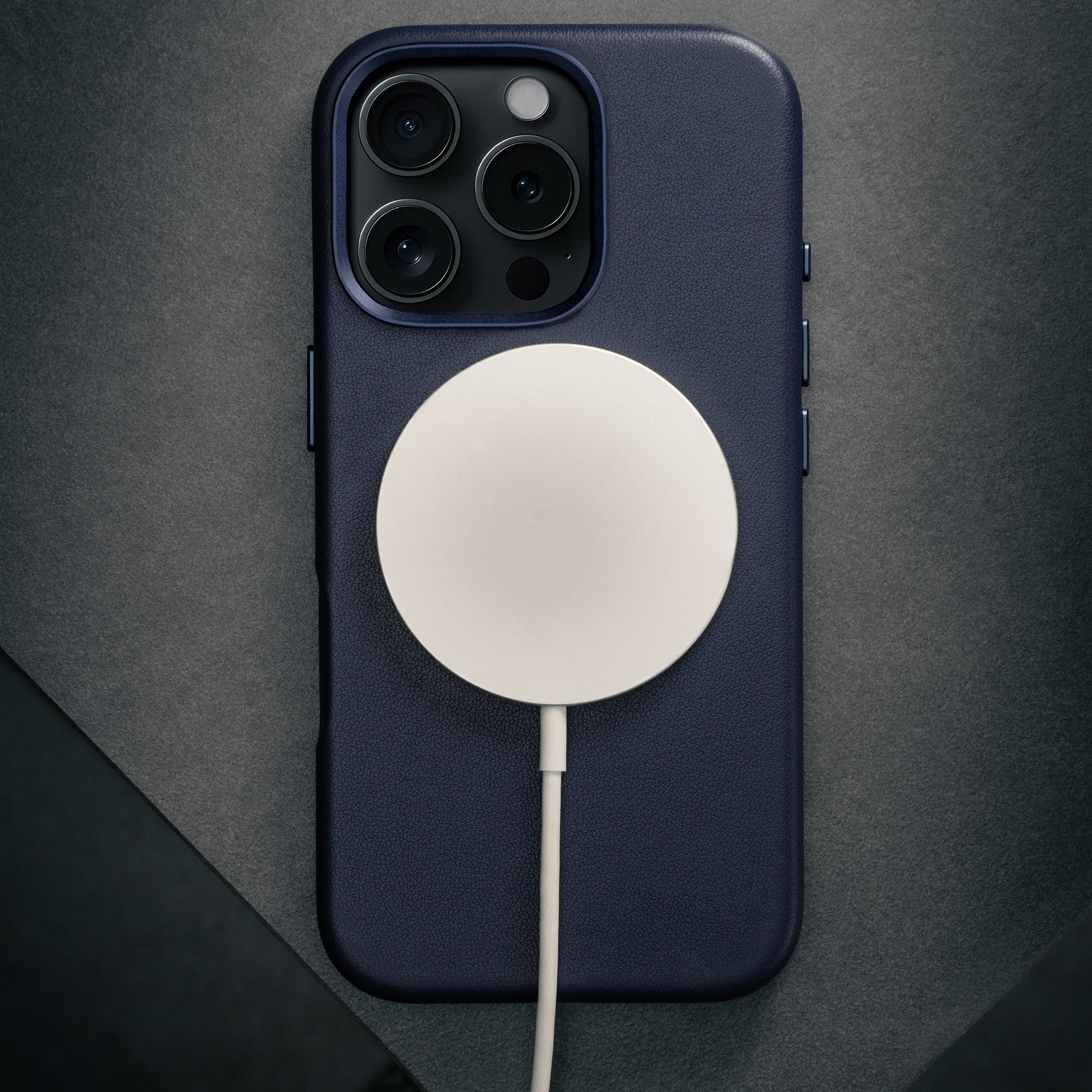 iPhone 16 Pro Leder Bumper Hülle - Image 12