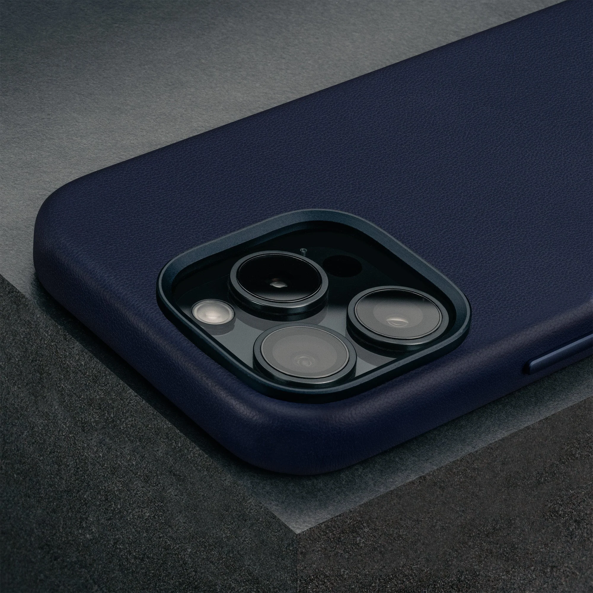 iPhone 16 Pro Leder Bumper Hülle - Image 13
