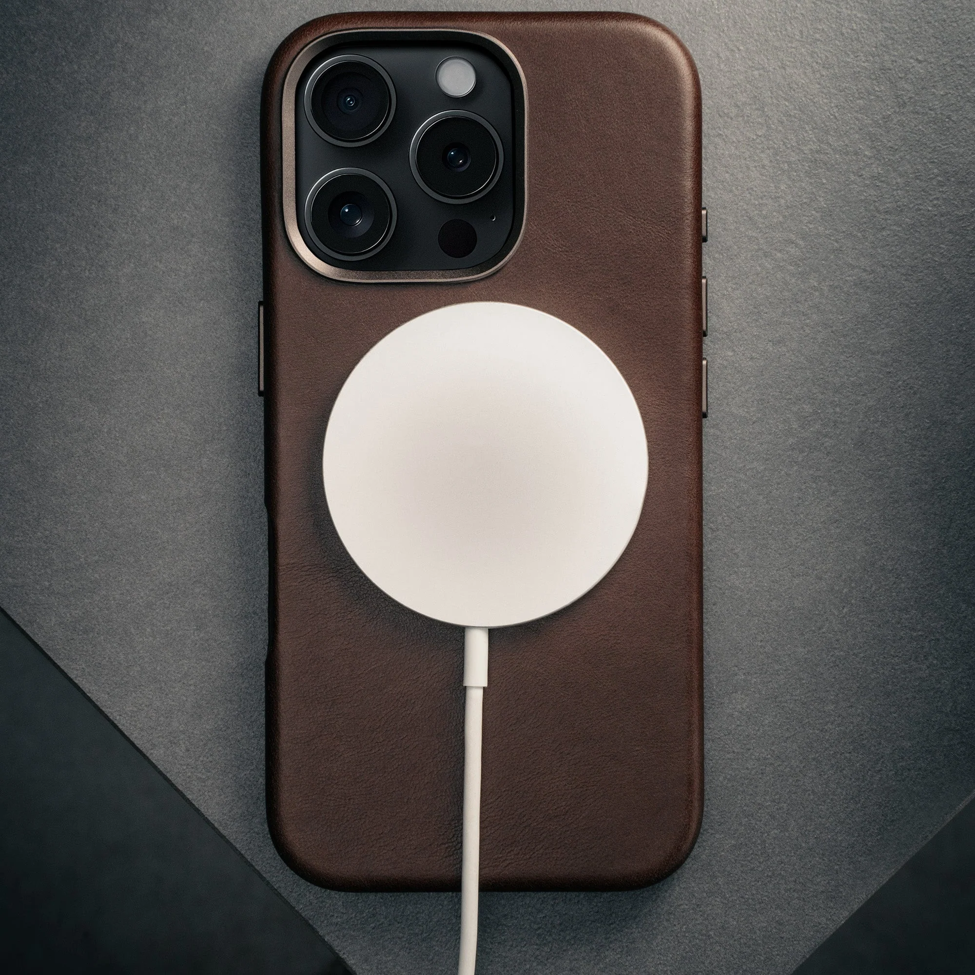 iPhone 16 Pro Leder Bumper Hülle - Image 8