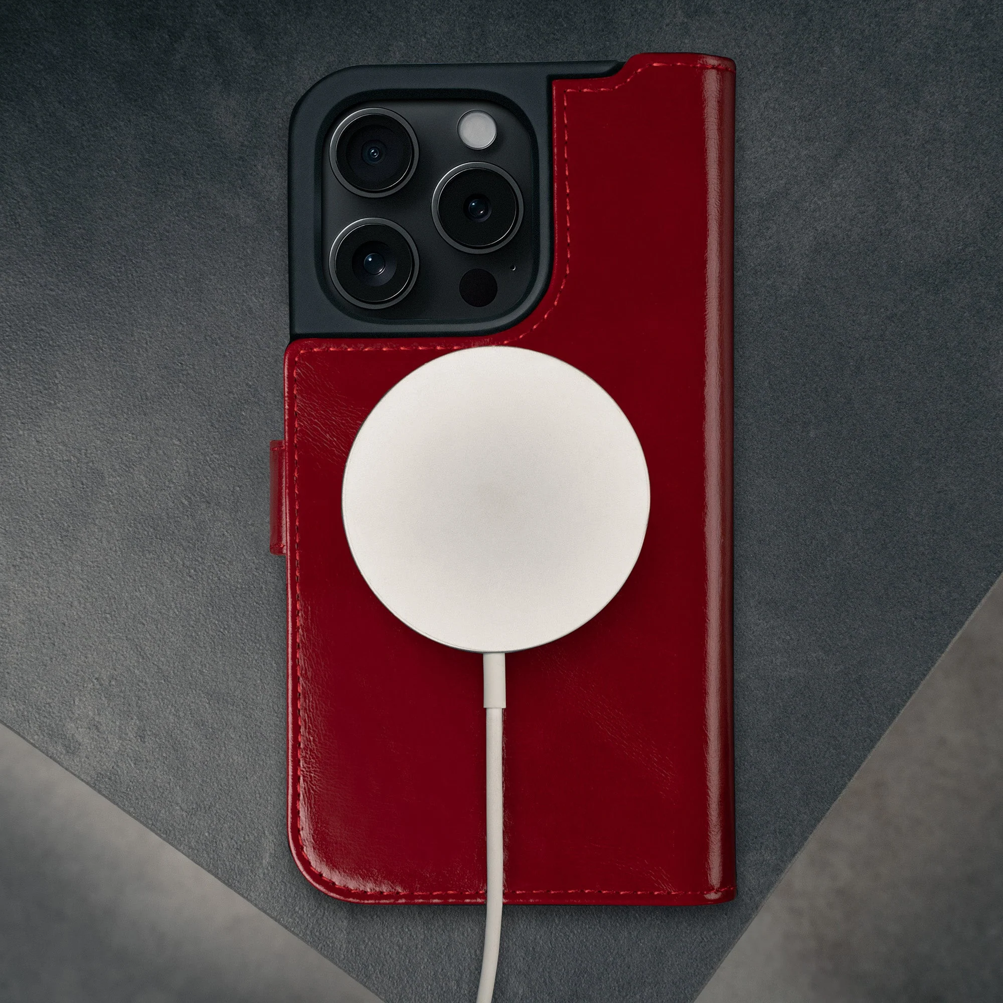 iPhone 16 Pro Lederhülle (mit Standfunktion und MagSafe Laden) - Image 30