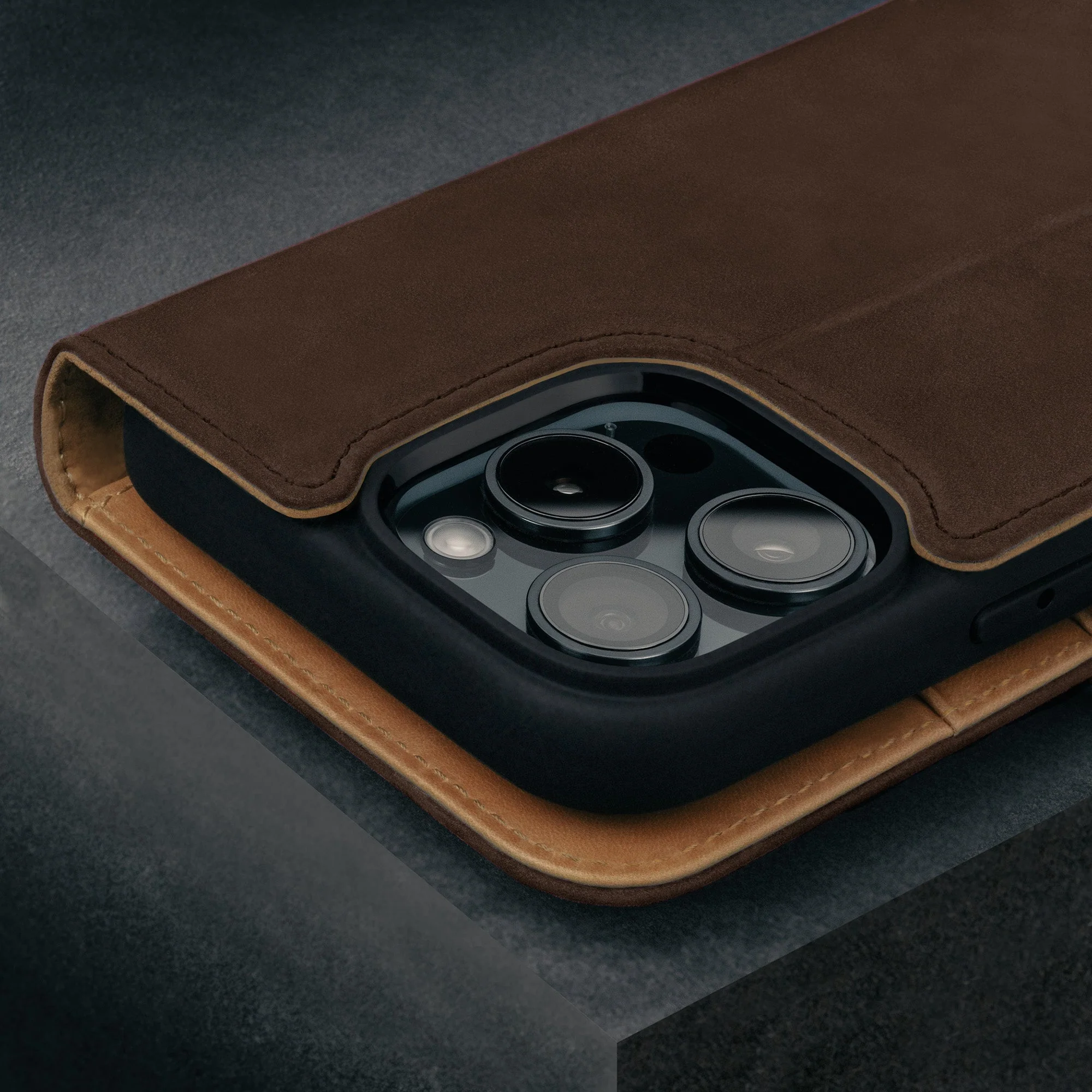iPhone 16 Pro Max Lederhülle (mit abnehmbarer Hülle und MagSafe-kompatibel) - Image 13