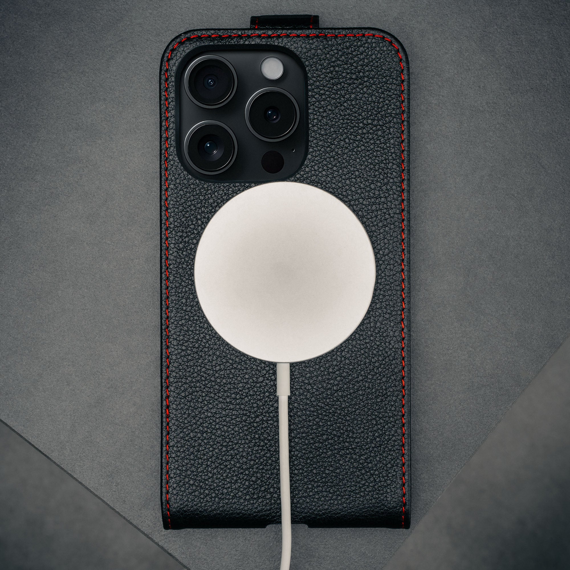 iPhone 16 Pro Max Leder Flip Hülle (MagSafe Laden) - Image 5