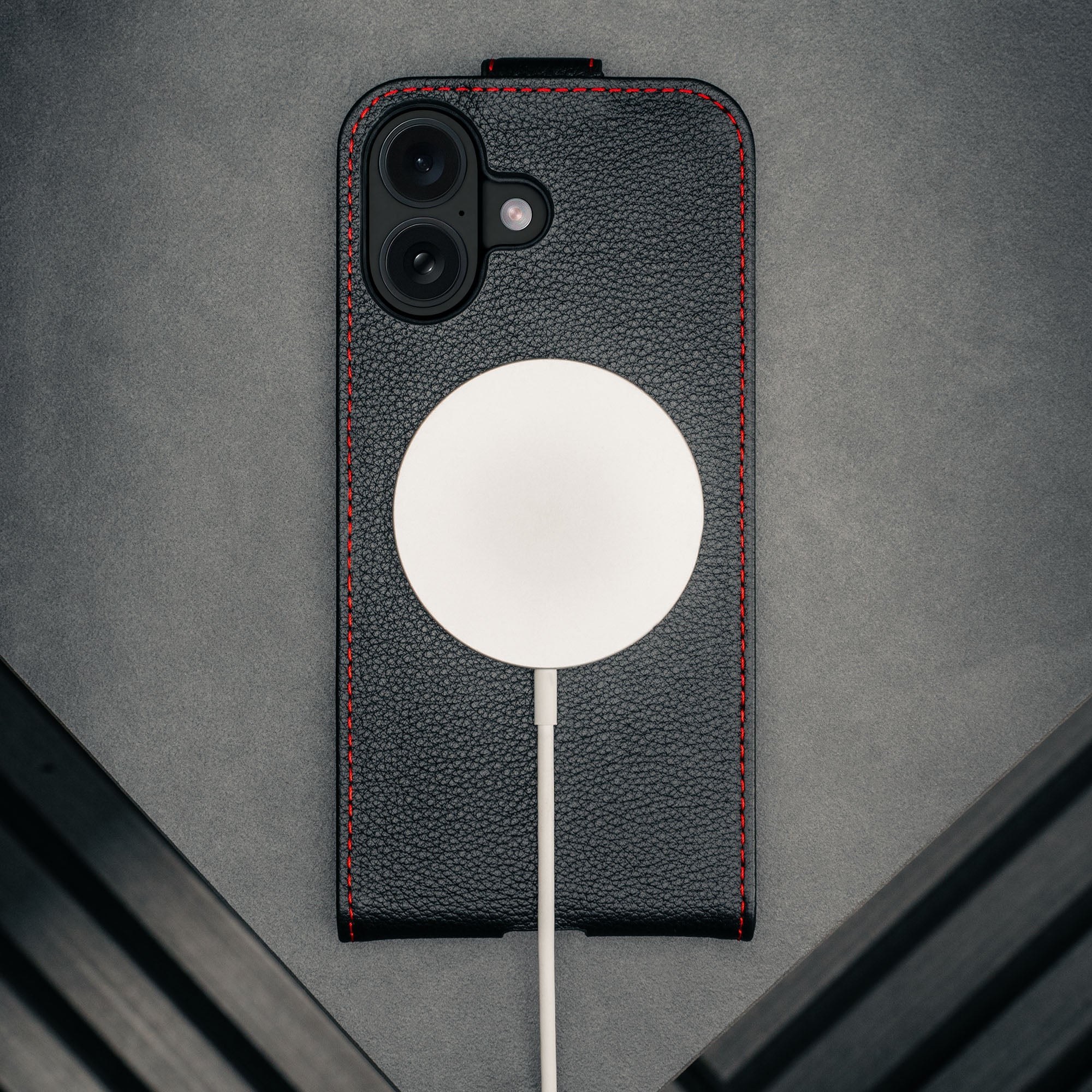 iPhone 17 Leder-Flip-Case (MagSafe-Laden) - Image 4