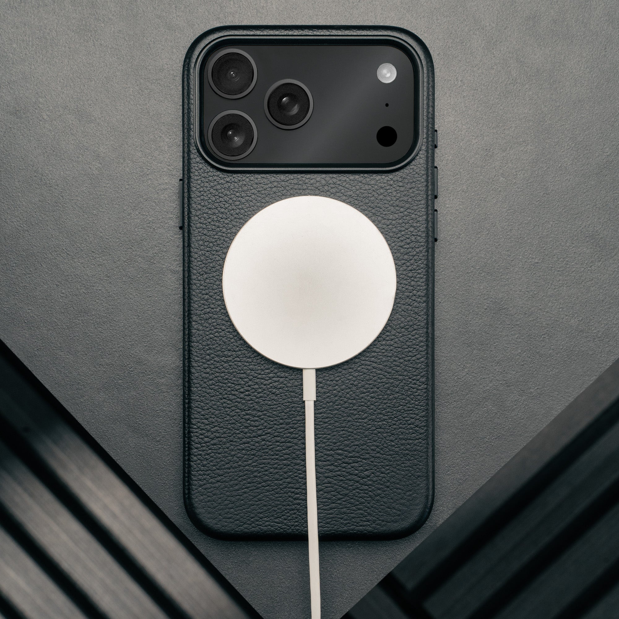 iPhone 17 Pro Max Leder-Bumperhülle (MagSafe-kompatibel) - Image 6