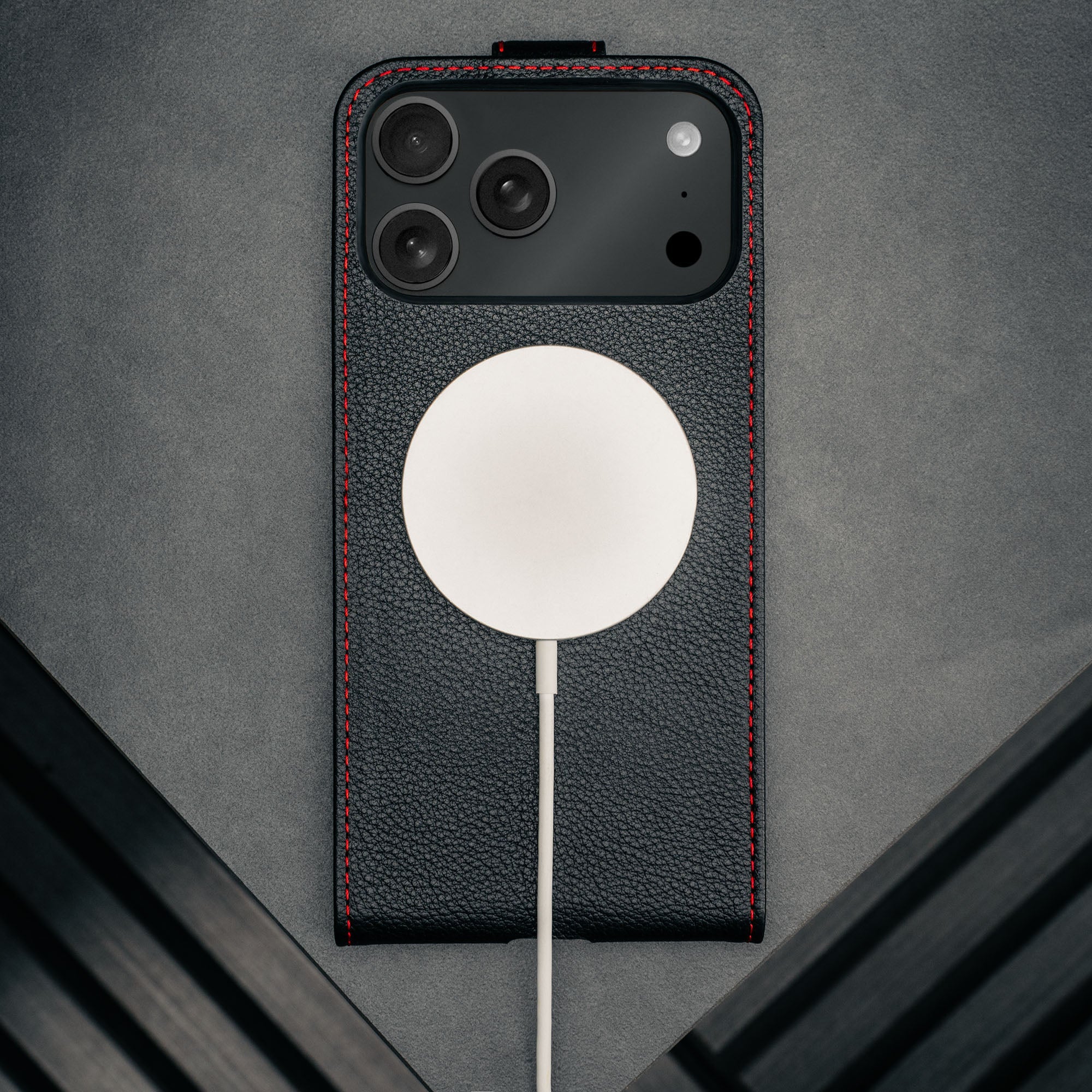 iPhone 17 Pro Max Leder-Flip-Case (MagSafe-Laden) - Image 6