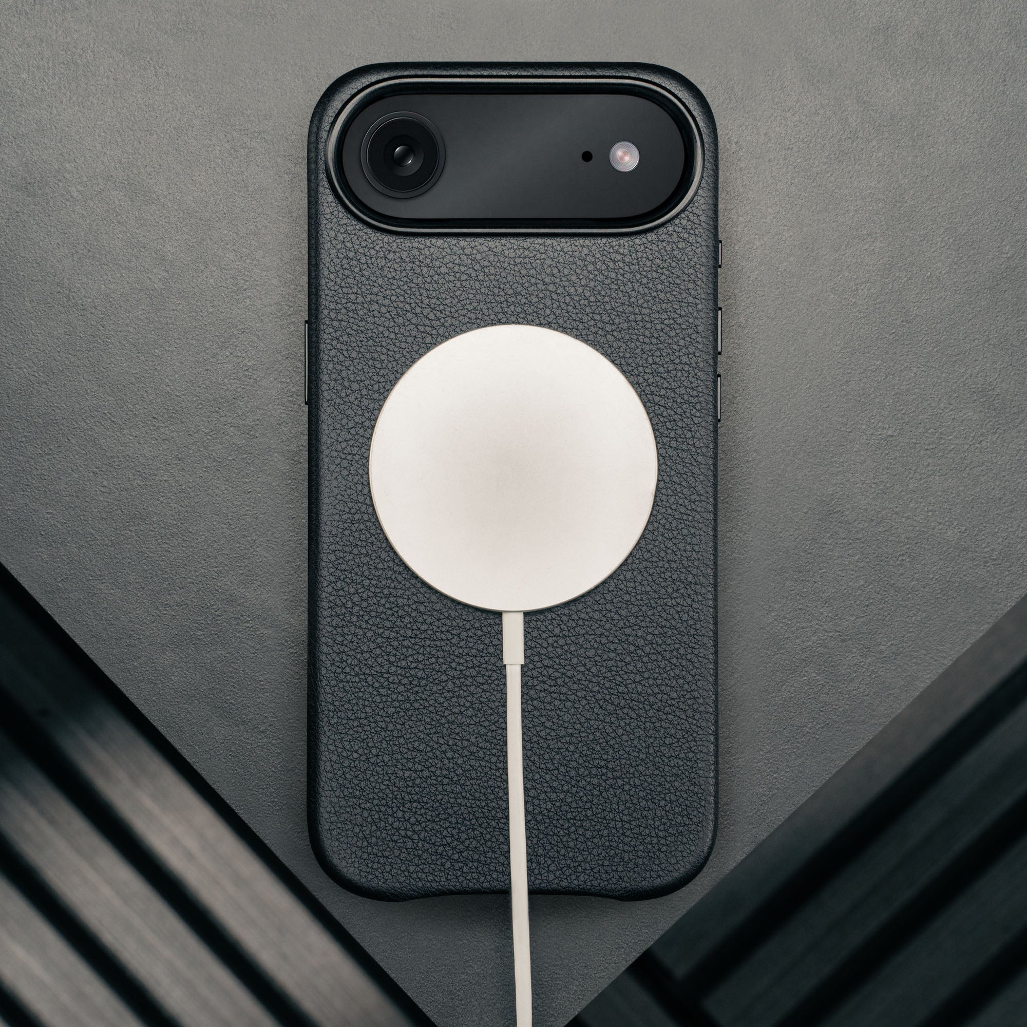 iPhone Air Leder-Bumperhülle (MagSafe-kompatibel) - Image 3
