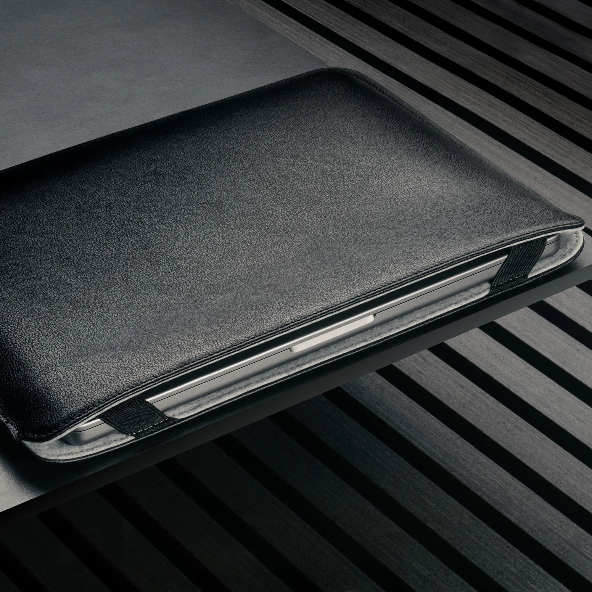 Leder MacBook Pro / MacBook Air Hülle (für 13" & 14") - Image 4
